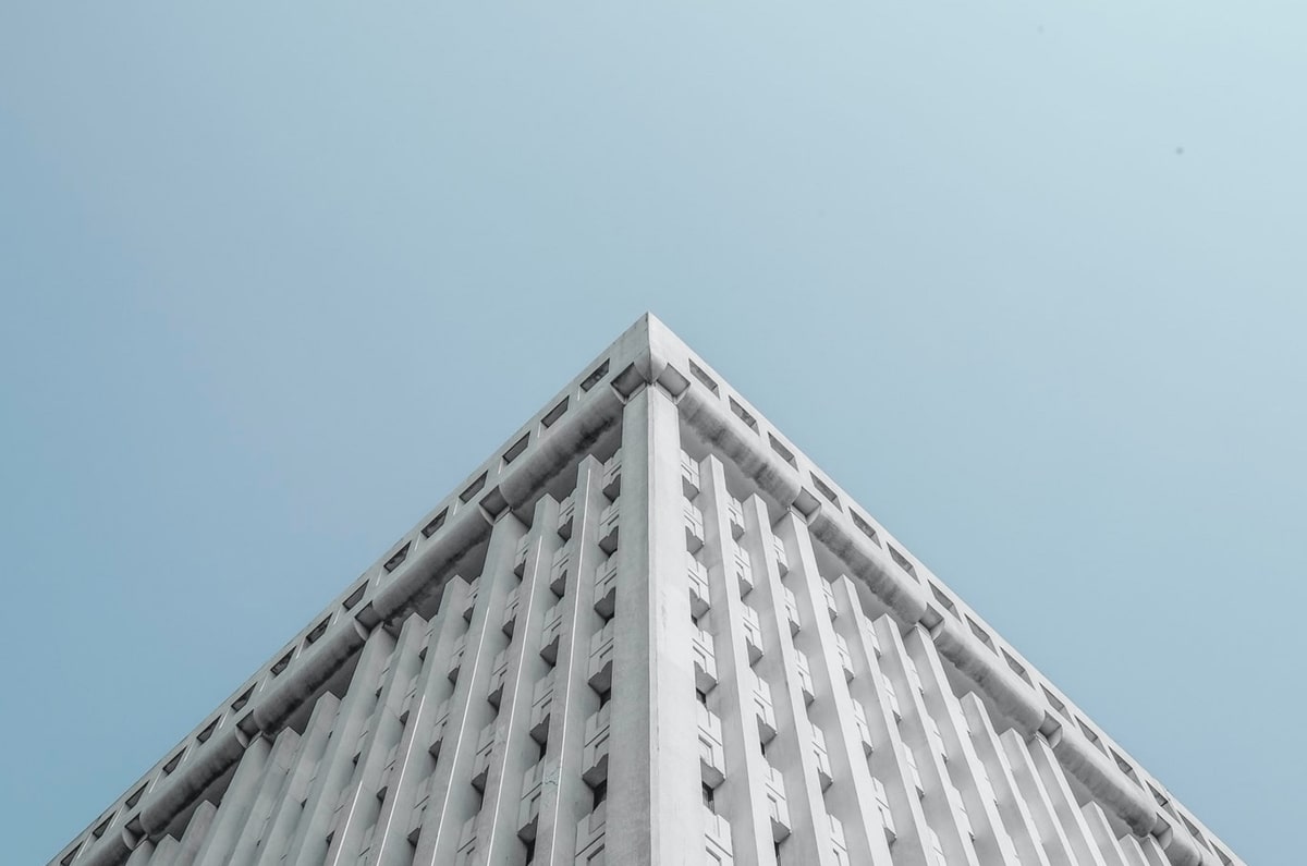 开云体育网址-事故发生概率提升16倍，慢吞吞的“龟速车”该治治了