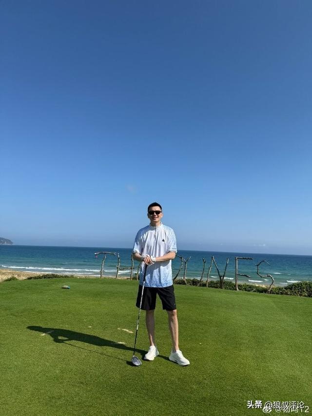 kaiyun-状态真好！前辽宁主帅杨鸣社媒晒休假动态 海边打高尔夫球引热议